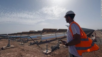 摩洛哥沙漠中建起世界最大太阳能热发电厂 组图